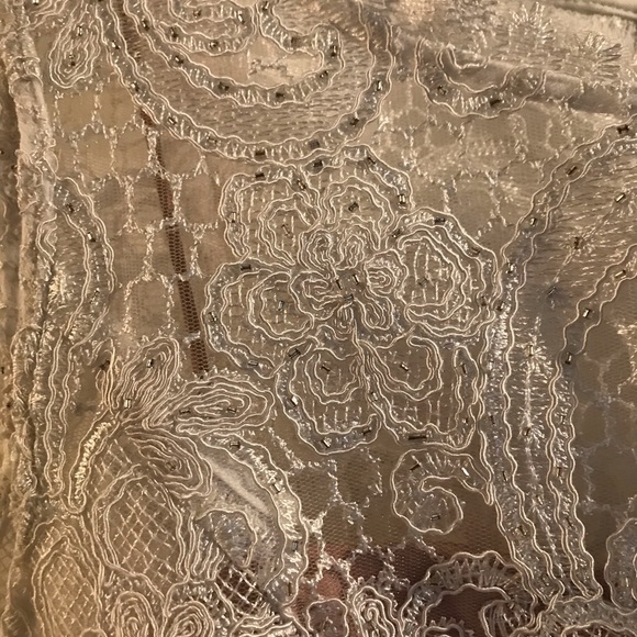 Gorgeous white corded lace sleeveless dress - Picture 5 of 8